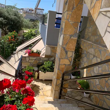 ゲストハウス Jasmine クサミル